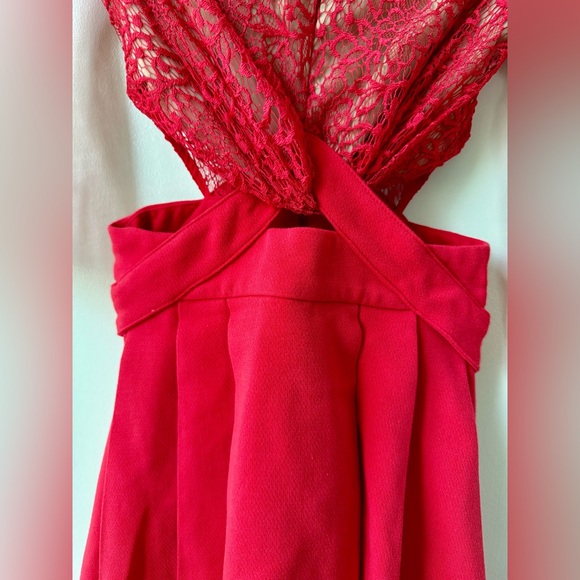 BNWT Red lace dress from brand THREE FLOOR - Picture 4 of 9